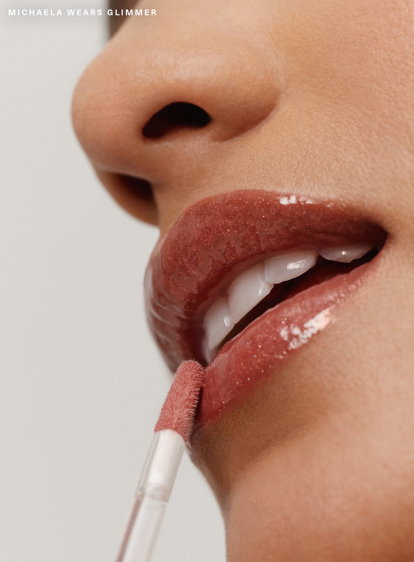 Positive Light Luminizing Lip Gloss - Image 24