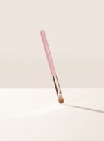 Stay Vulnerable All-Over Eyeshadow Brush