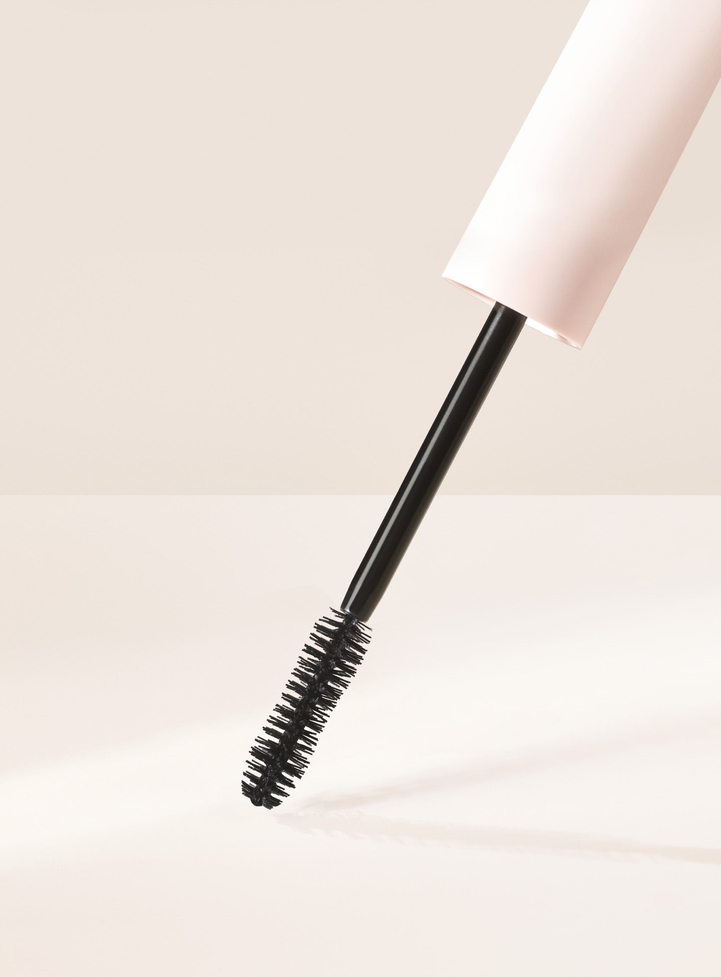 Perfect Strokes Universal Volumizing Mascara - Image 10