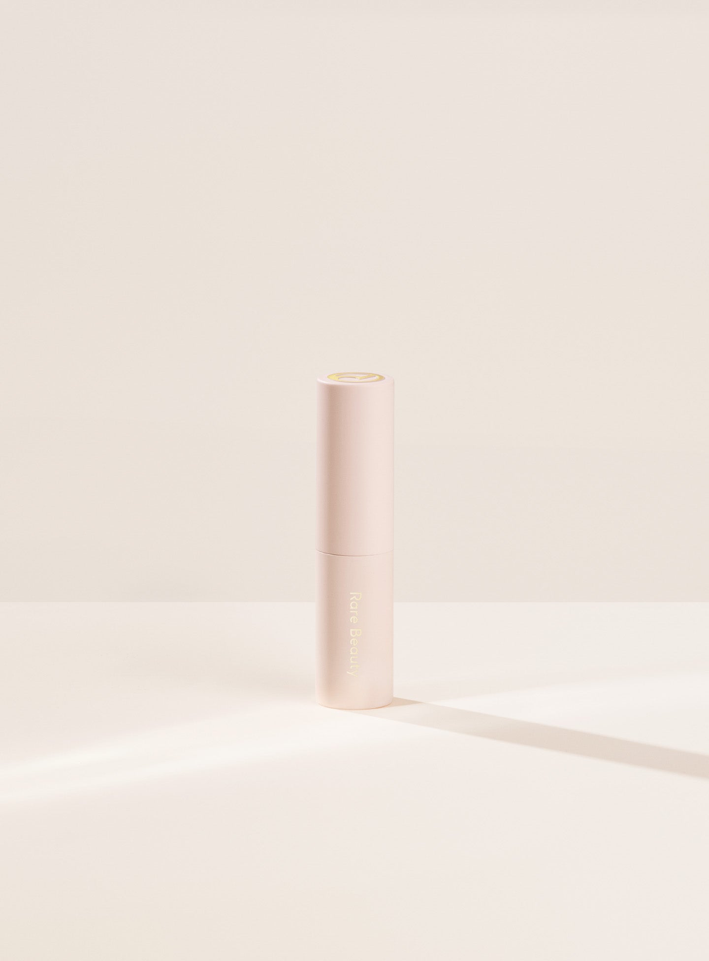 Perfect Strokes Universal Volumizing Mascara Mini - Image 7