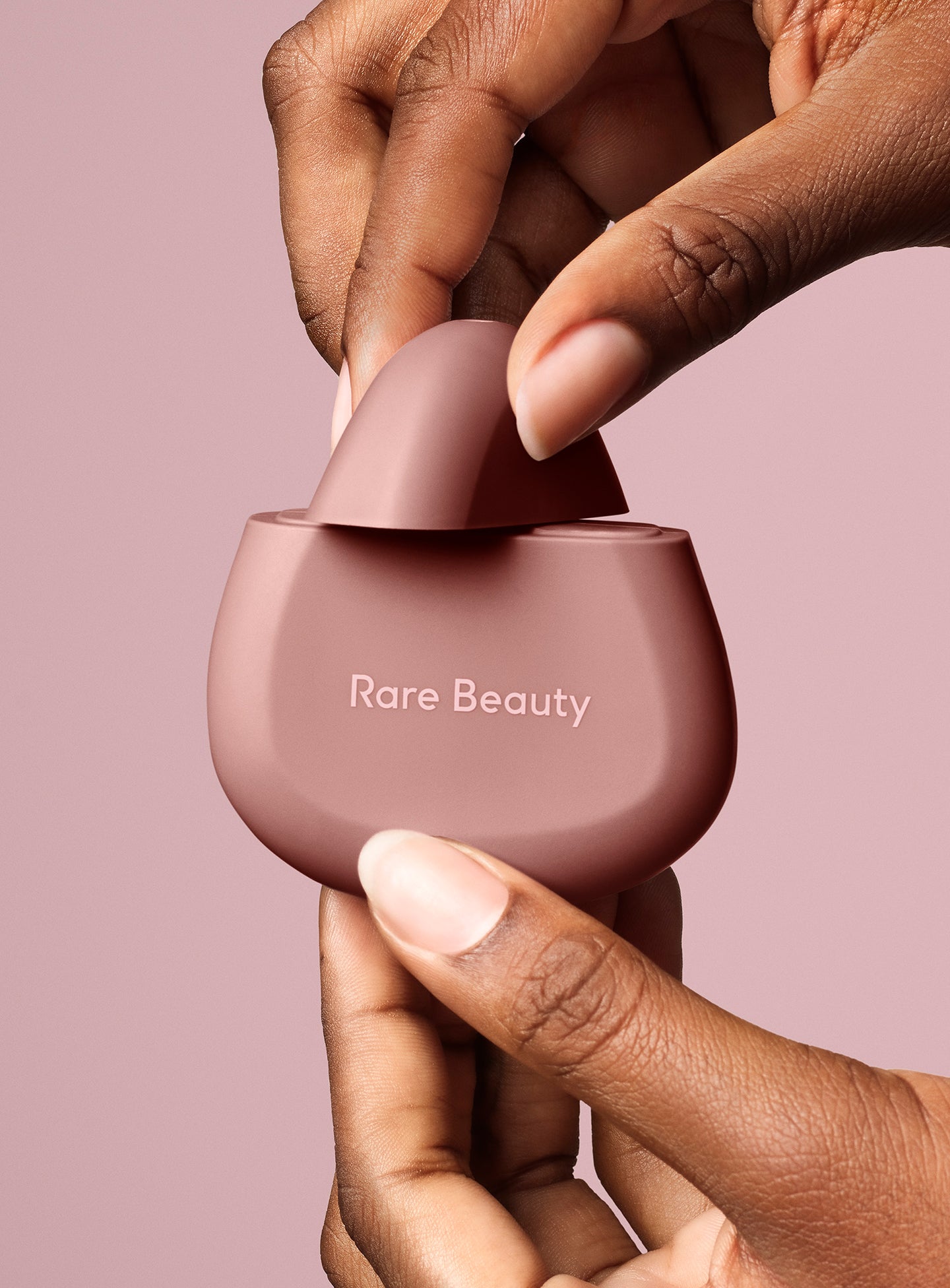 Find Comfort Hydrating Hand Cream - Image 4