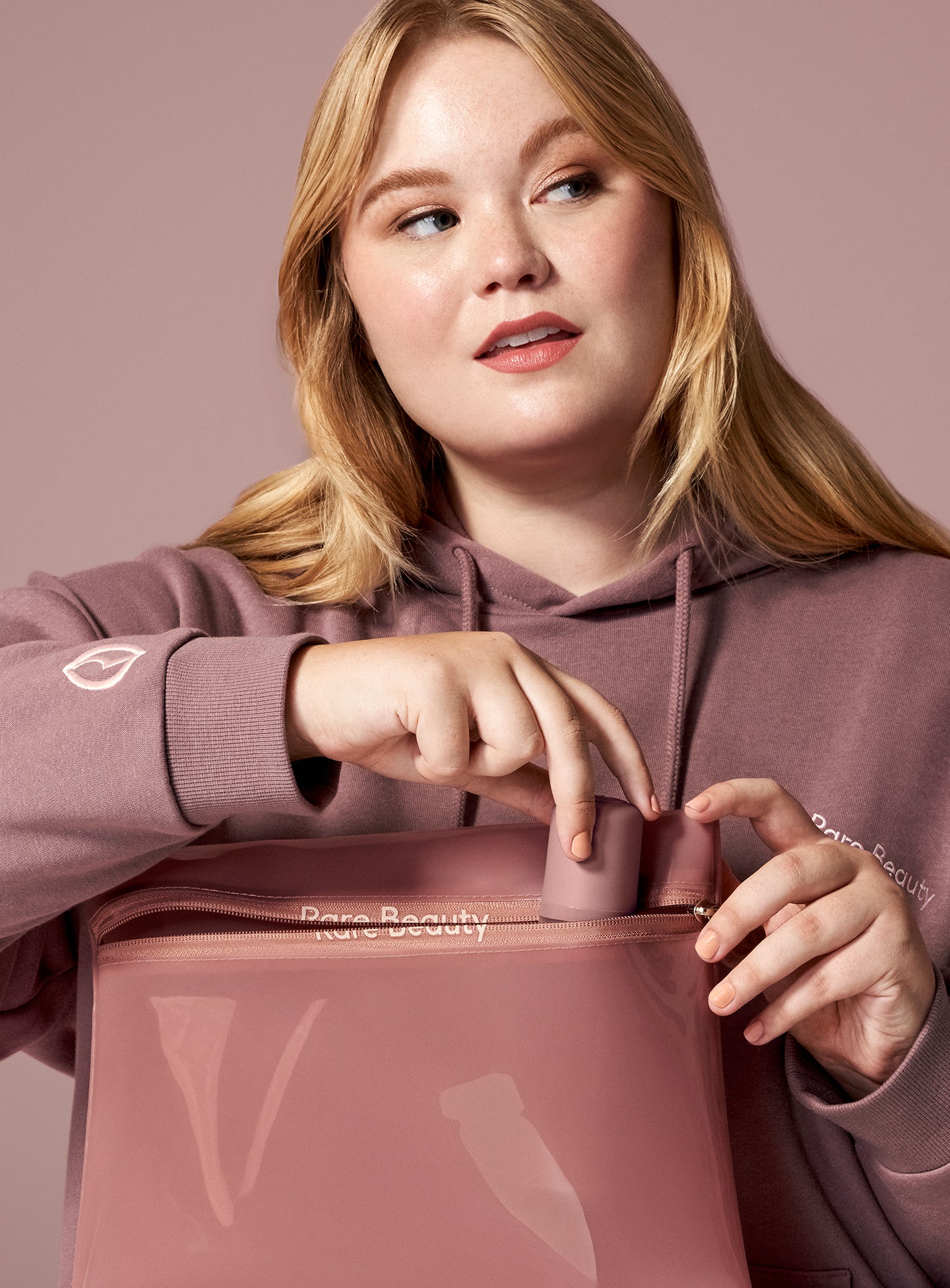 Find Comfort Tinted Clutch - Image 2